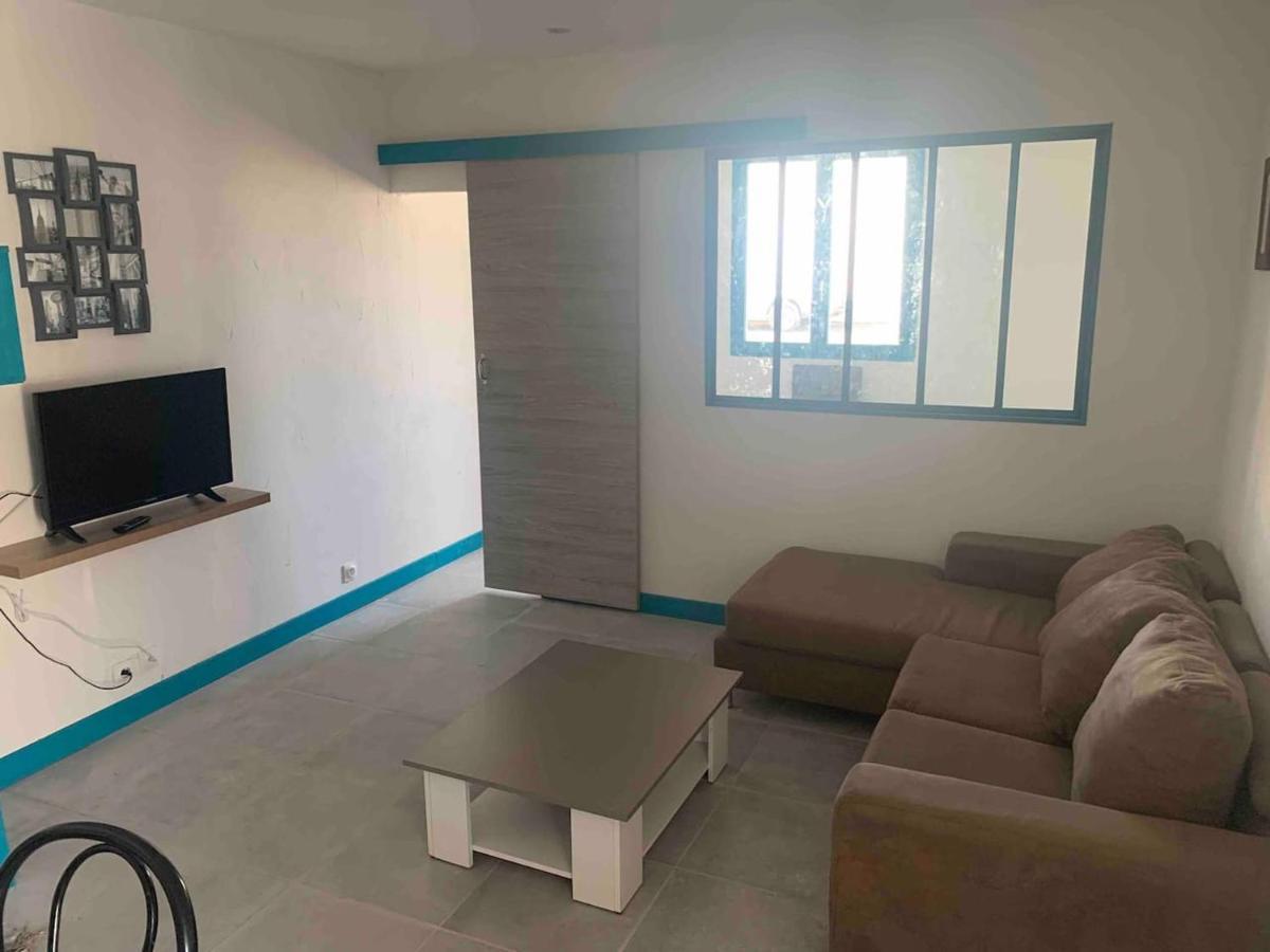 Le Depot Appartement Du Port A Champvert Kültér fotó