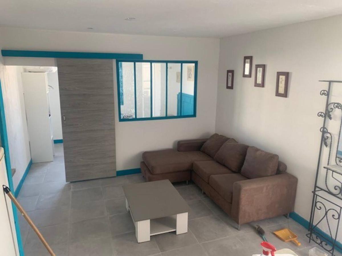 Le Depot Appartement Du Port A Champvert Kültér fotó